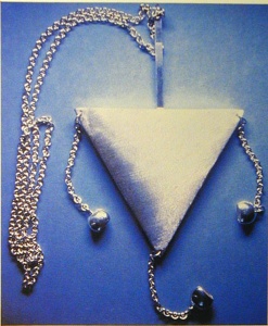 Esther/Vashti (1987) Body ornament, sterling silver by Ita Aber 