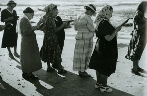 Tashlich Women at the Edge of the Sea (1954) Photograph by David Seymour © Chim (David Seymour)/ Magnum Photos 